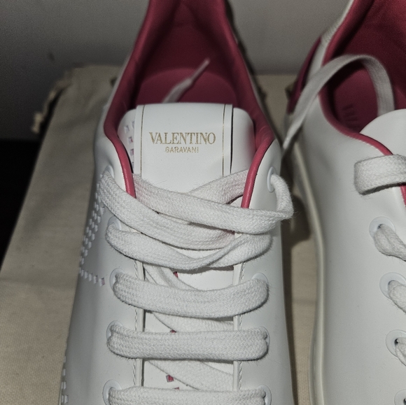 VALENTINO GARAVANI White/Pink Leather V Logo Perforated Sneaker Shoes sz 40 - Picture 6 of 9
